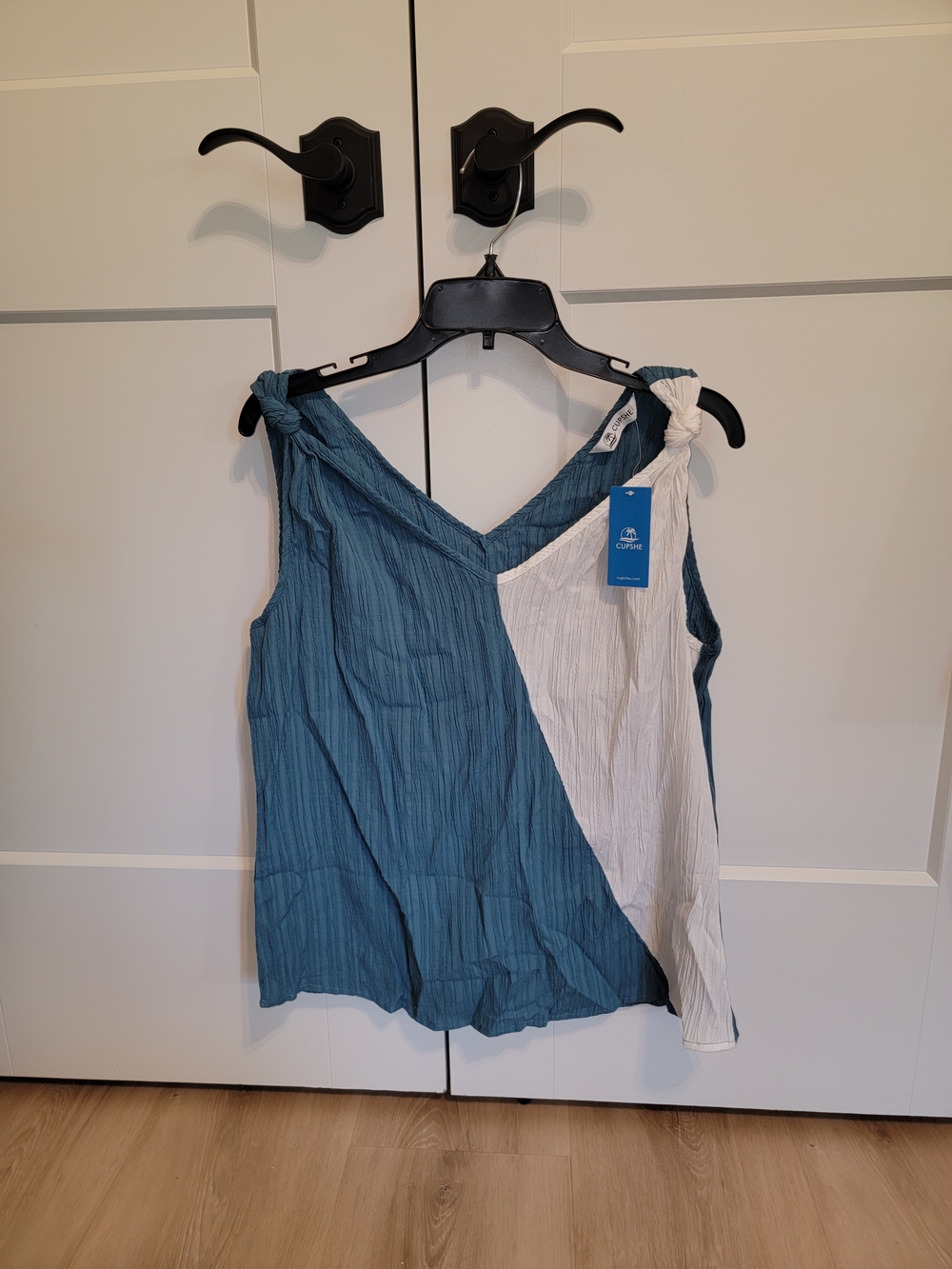 Cupshe Colorblock Tie-Shoulder Sleeveless Top - Blue & White